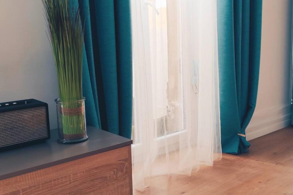Grand Appartement Cosy Lumineux Сен-Максимен-ла-Сент-Бом Экстерьер фото